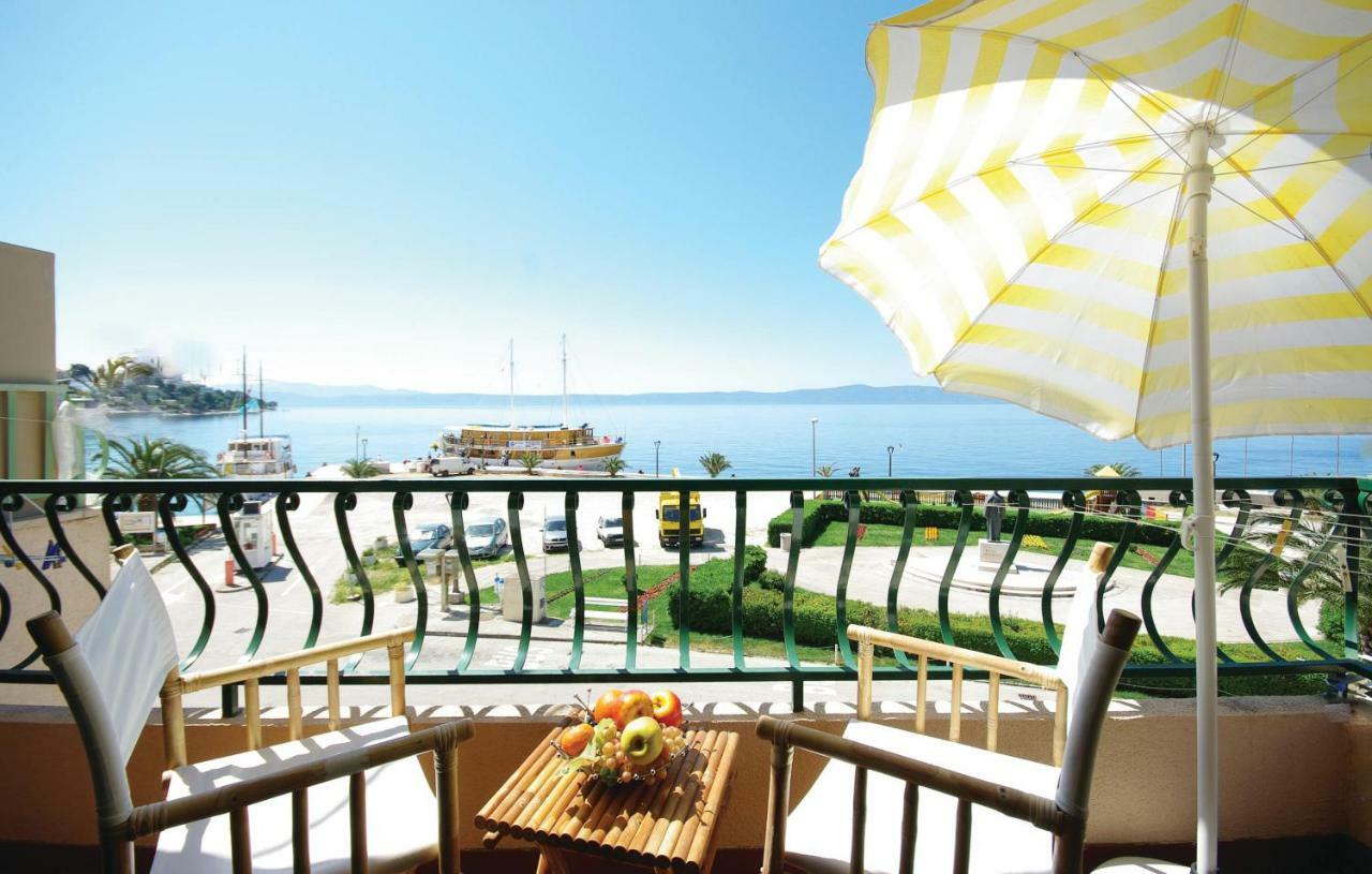 Seafront Apartment+balcony Appartement *
